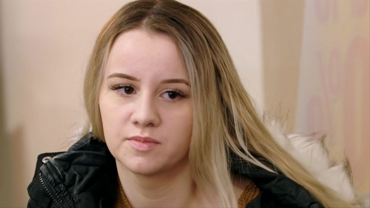 News Baby Bombshell: Will Kayla’s Young And Pregnant News Derail Her Future With Luke?
